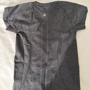 Grey swiftly tech lululemon size 0 short sleeve shirt